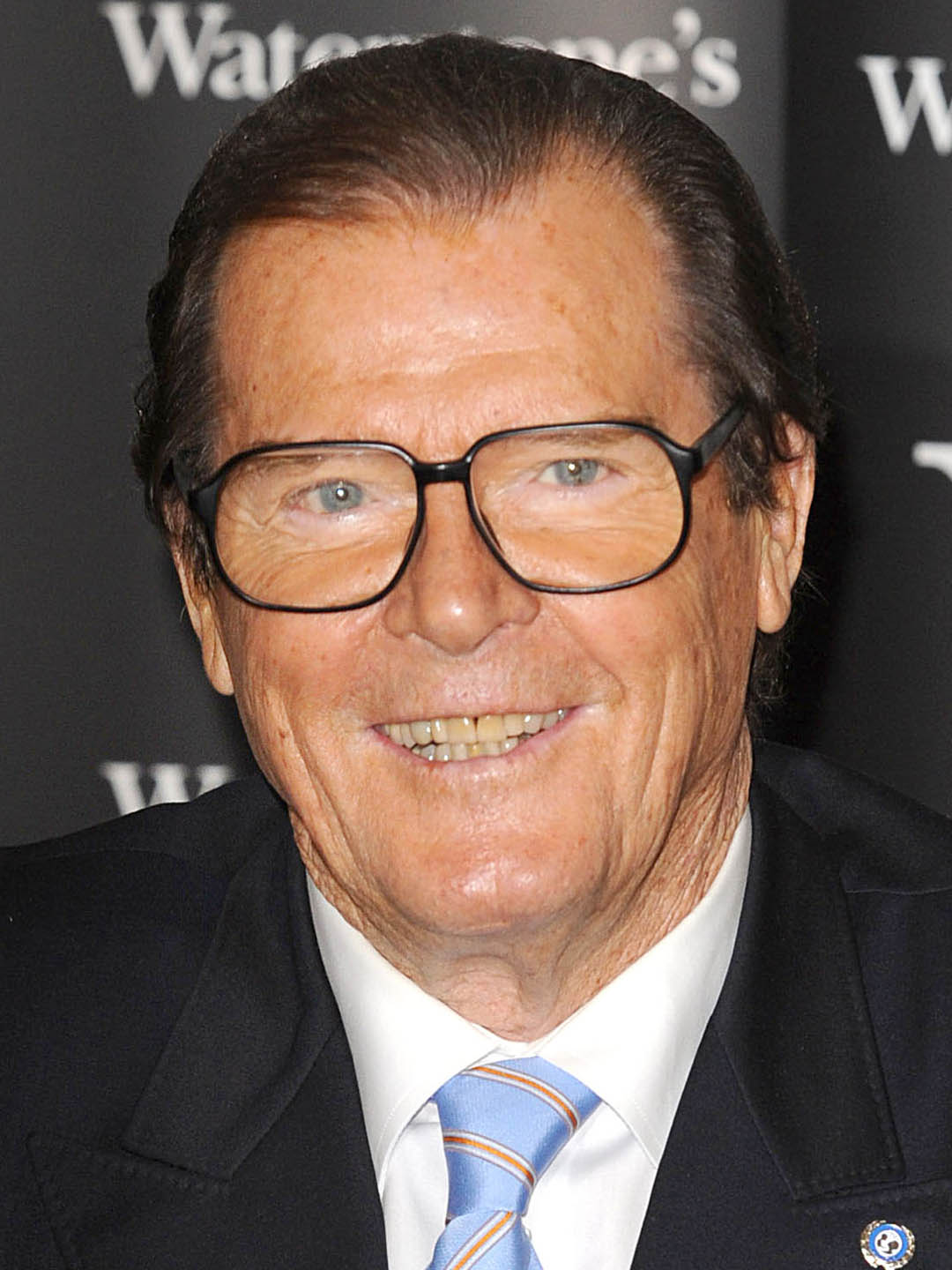 How tall is Roger Moore?